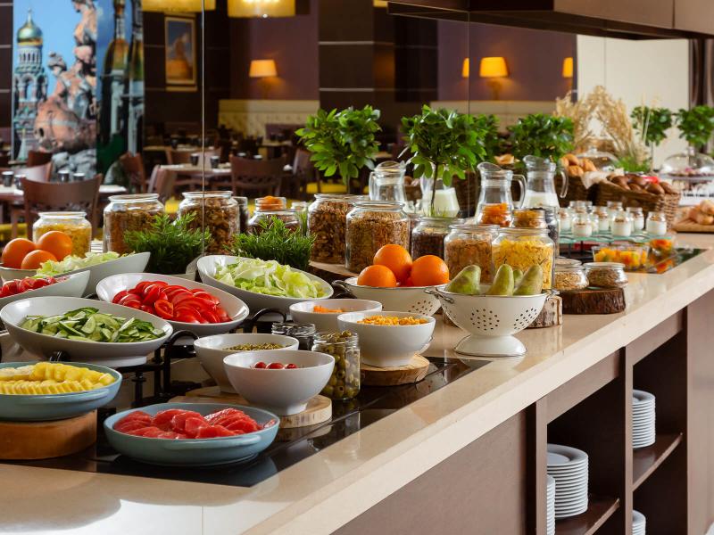 Cort Inn St. Petersburg Hotel & Conference Center