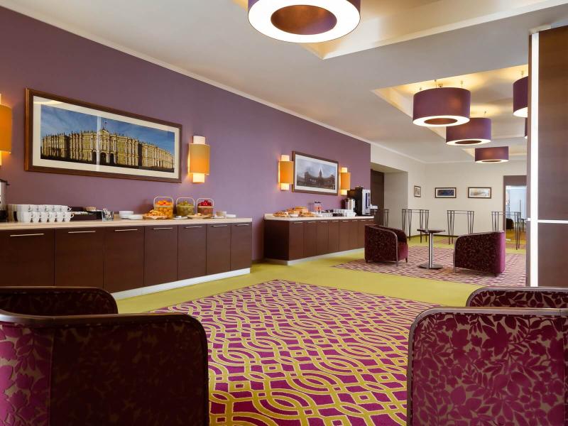 Cort Inn St. Petersburg Hotel & Conference Center