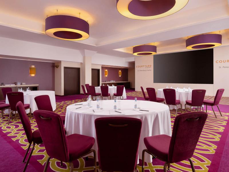 Cort Inn St. Petersburg Hotel & Conference Center