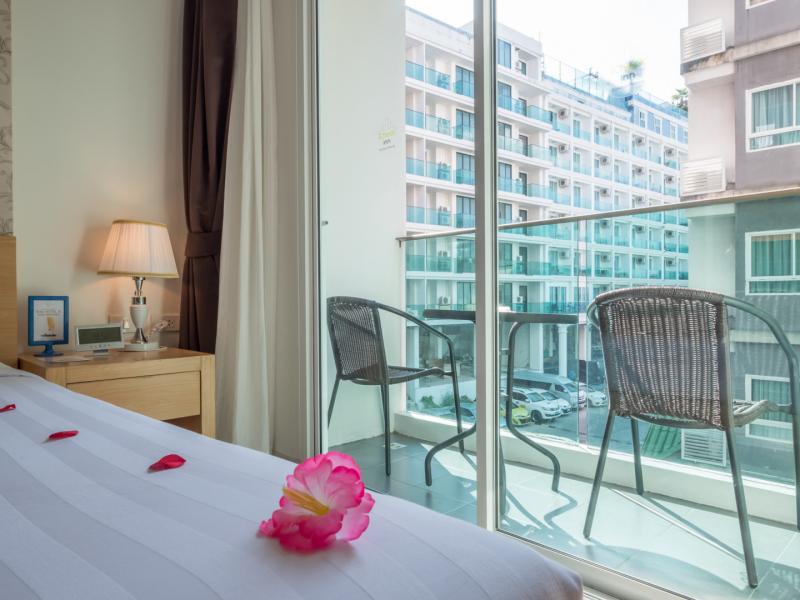 iCheck inn Central Patong