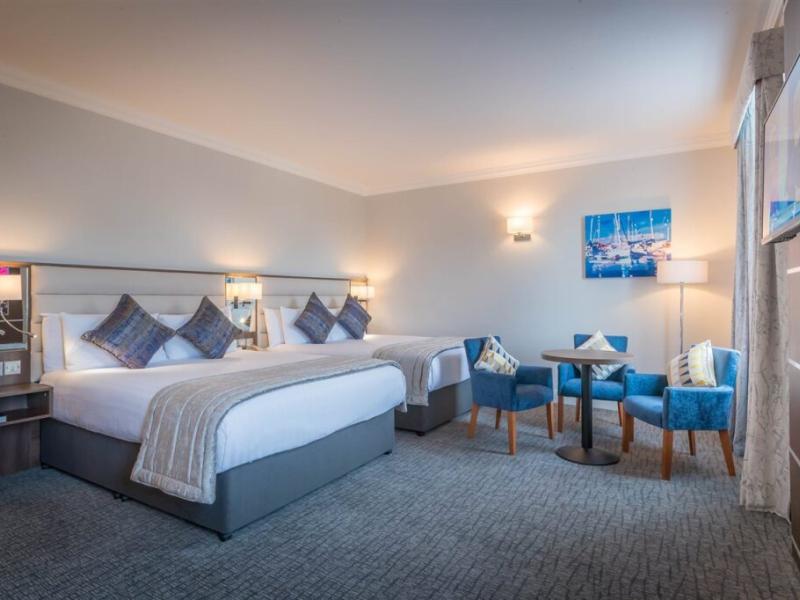 Marine Hotel