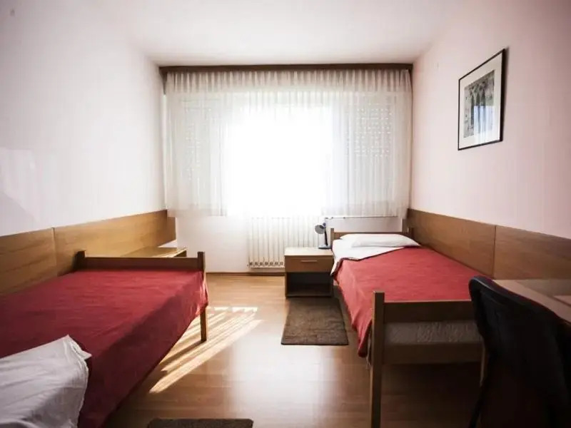 Hostel Arena