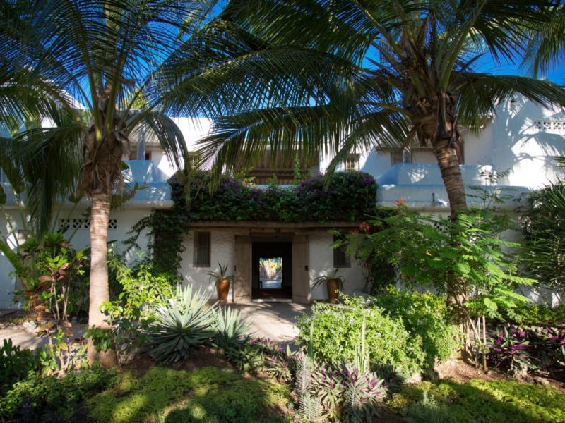 Uzuri Villa - Boutique Hotel