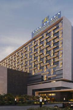 Отель The Leela Ambience Convention Hotel Delhi Индия, Дели, фото 1