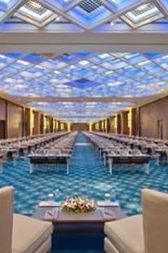 Отель The Leela Ambience Convention Hotel Delhi Индия, Дели, фото 35