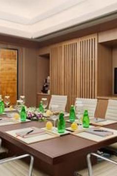Отель The Leela Ambience Convention Hotel Delhi Индия, Дели, фото 36