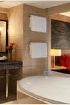 Отель The Leela Ambience Convention Hotel Delhi Индия, Дели, фото 5