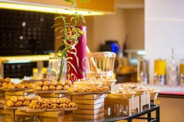 Отель Holiday Inn Muscat Al Seeb Оман, Маскат, фото 20