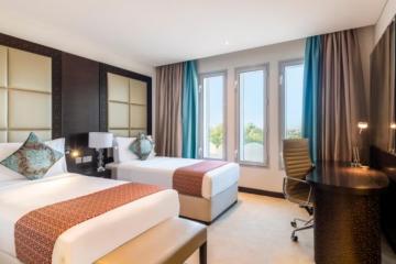 Отель Holiday Inn Muscat Al Seeb Оман, Маскат, фото 31