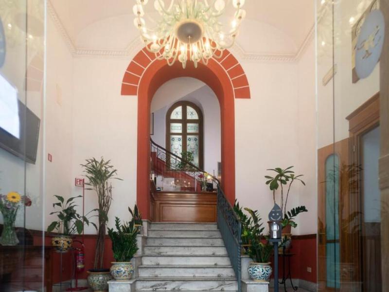 Hotel Tonic