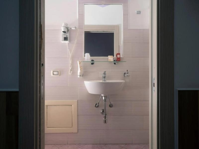 Hotel Tonic