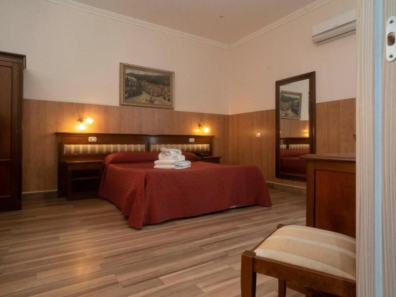 Hotel Tonic