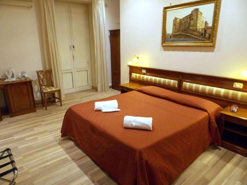 Hotel Tonic