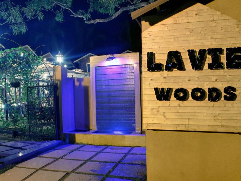 La Vie Woods