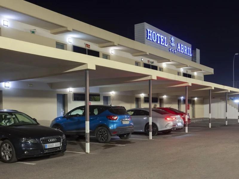 Hotel Abril