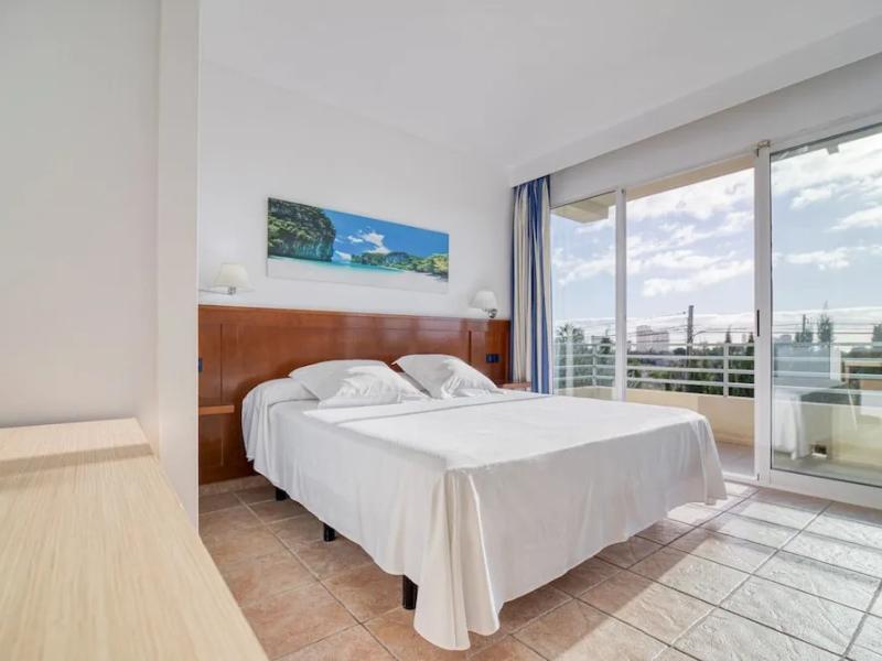 Hotel Abril