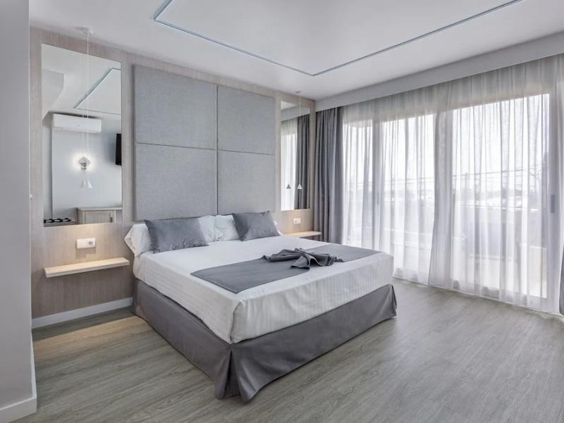 Hotel Abril