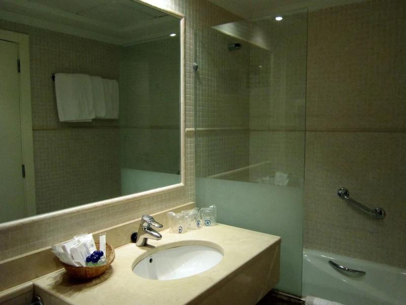 Hotel Abril