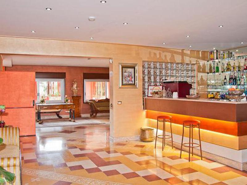 Ares Hotel