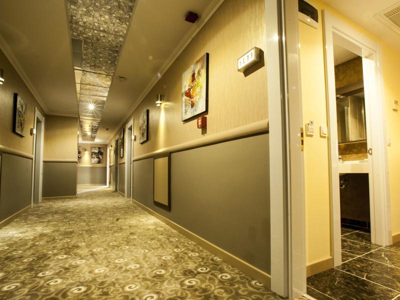 Boris Hotel