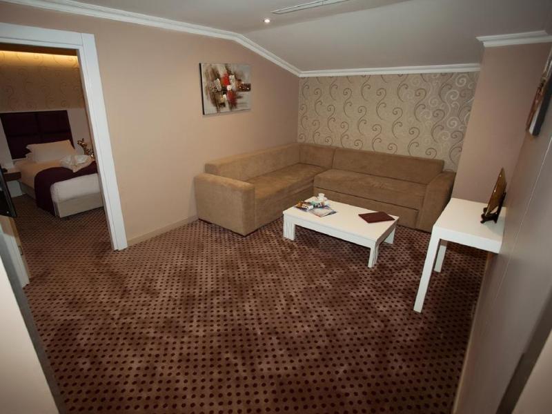 Boris Hotel