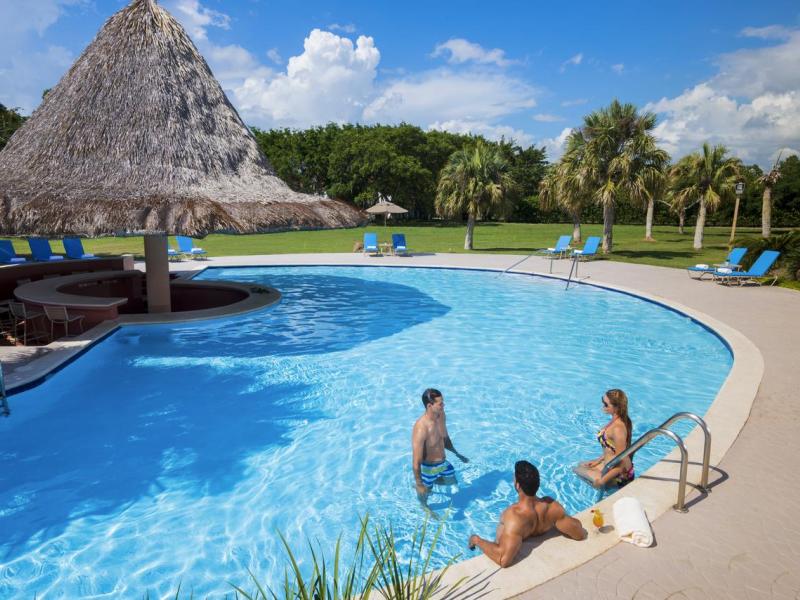 Hodelpa Garden Suites Golf & Beach Club