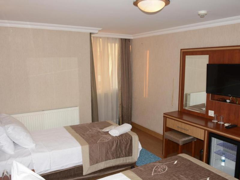 Hermanos Hotel