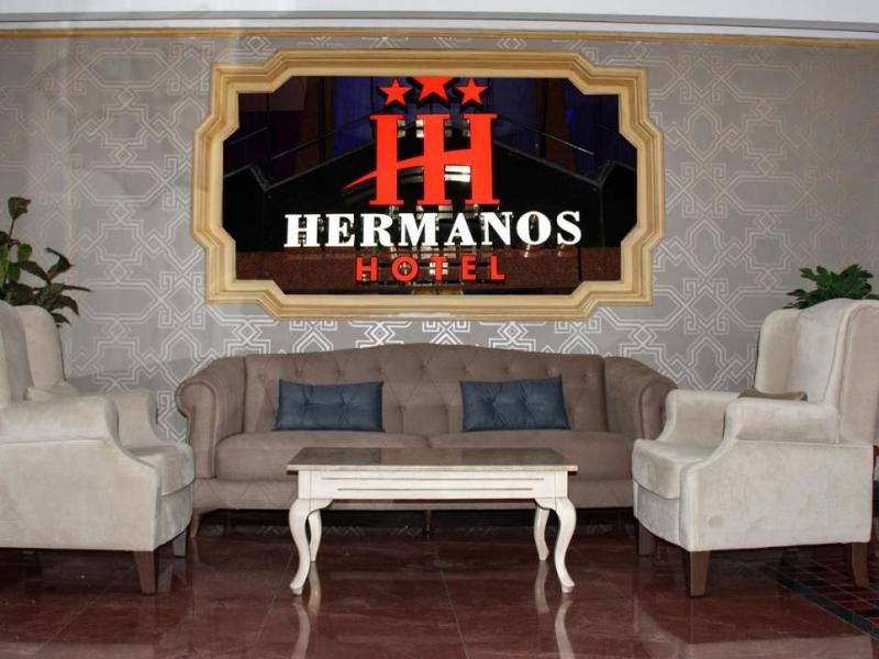 Hermanos Hotel
