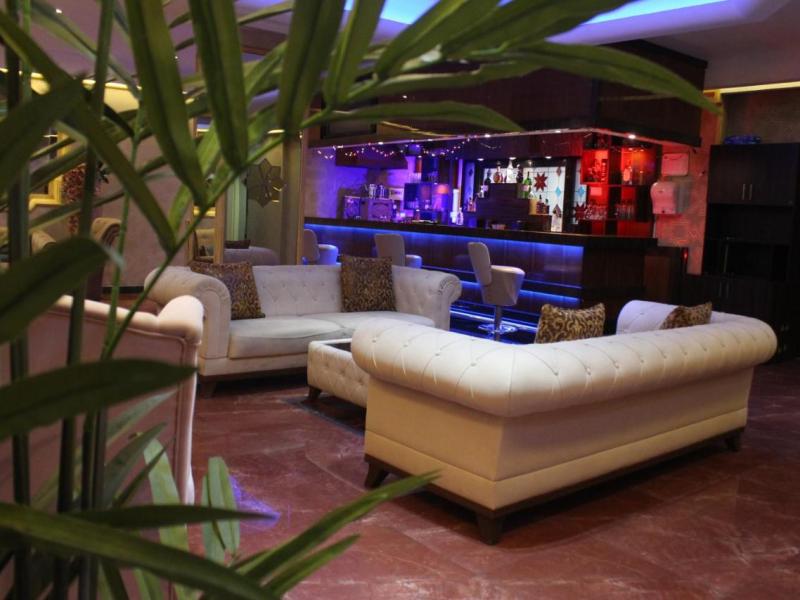 Hermanos Hotel