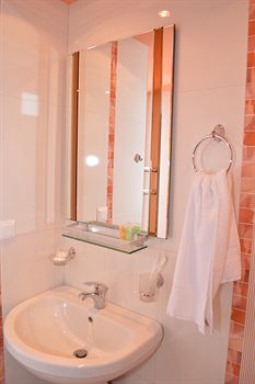 Areg Hotel