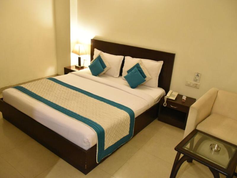 Capital O 445 Impress Hotel