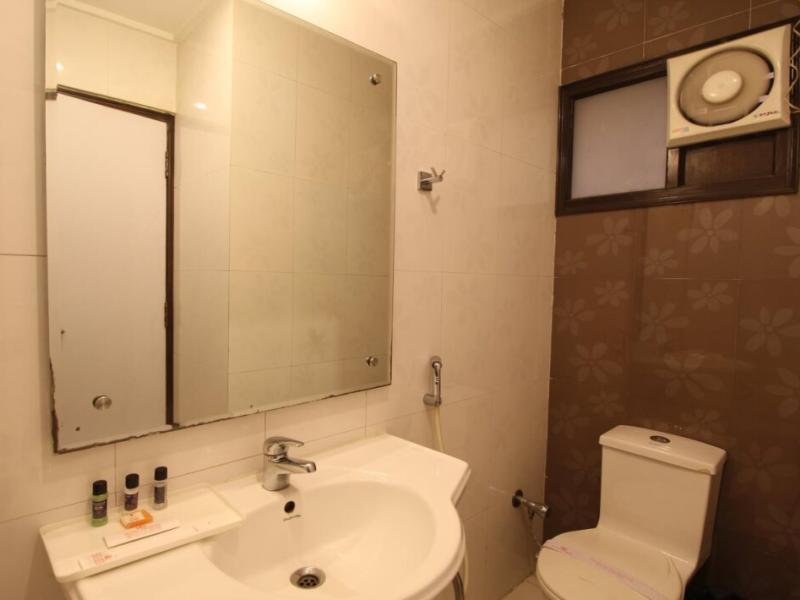 Capital O 445 Impress Hotel