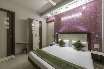 Hotel Rockwell Plaza