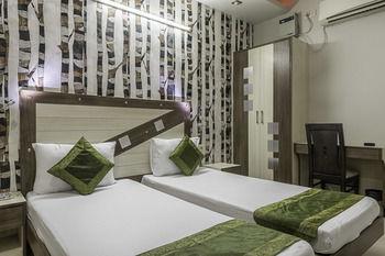 Hotel Rockwell Plaza