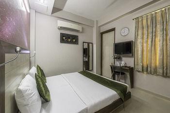 Hotel Rockwell Plaza
