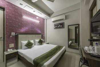 Hotel Rockwell Plaza
