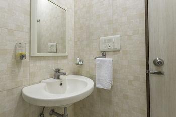 Hotel Rockwell Plaza