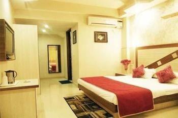 Hotel Rockwell Plaza