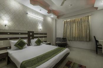 Hotel Rockwell Plaza