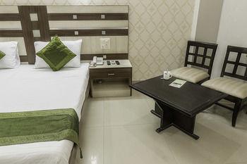 Hotel Rockwell Plaza