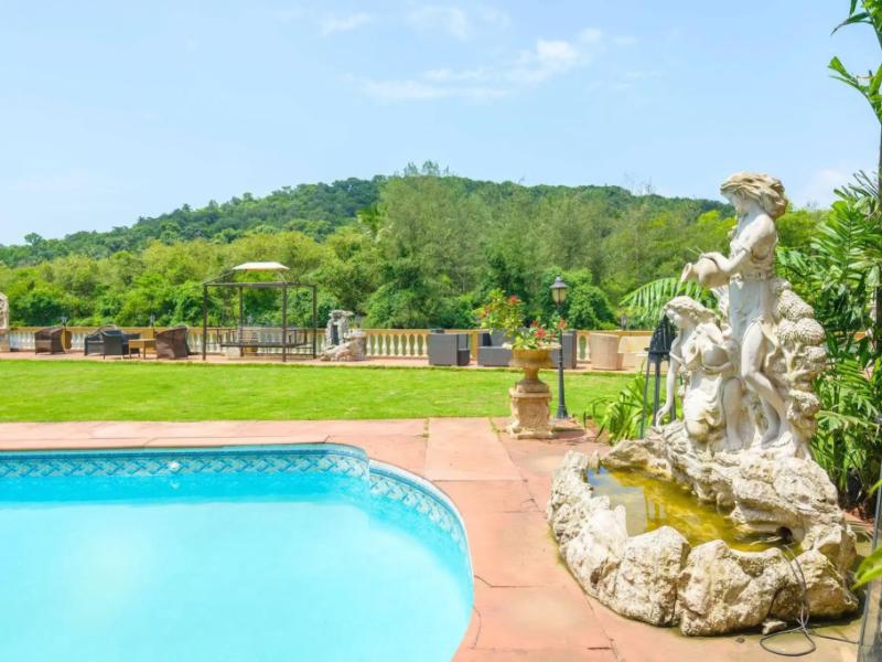 Stone Wood River Front