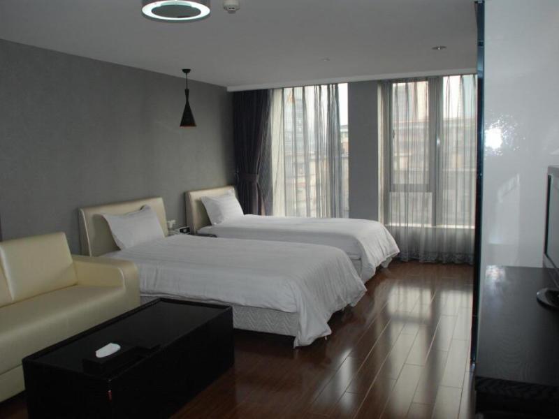 Q-City Hotel