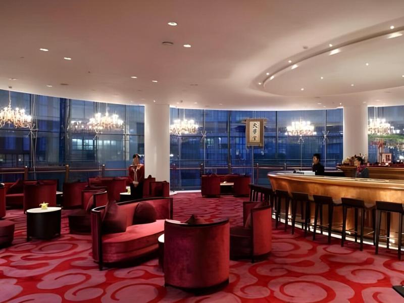The Lakeview Hotel