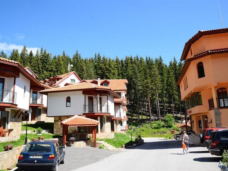 Pamporovo Village