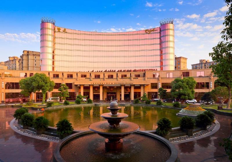 Royal International Hotel