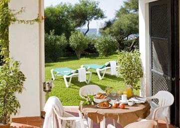 Alanda Hotel