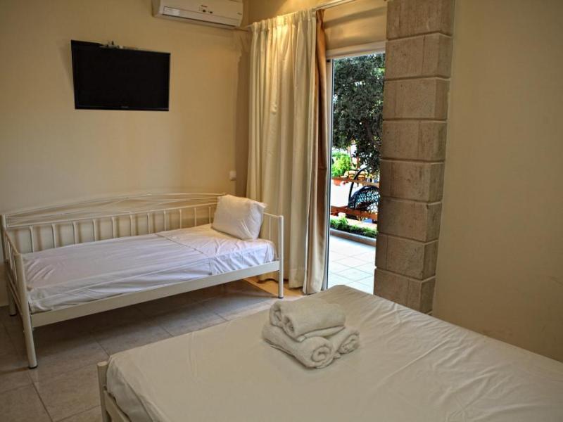 Niriides Beach Hotel