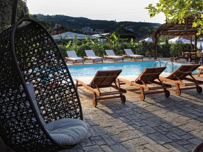 Niriides Beach Hotel