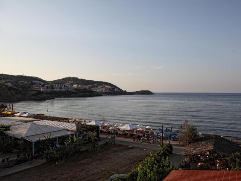 Niriides Beach Hotel