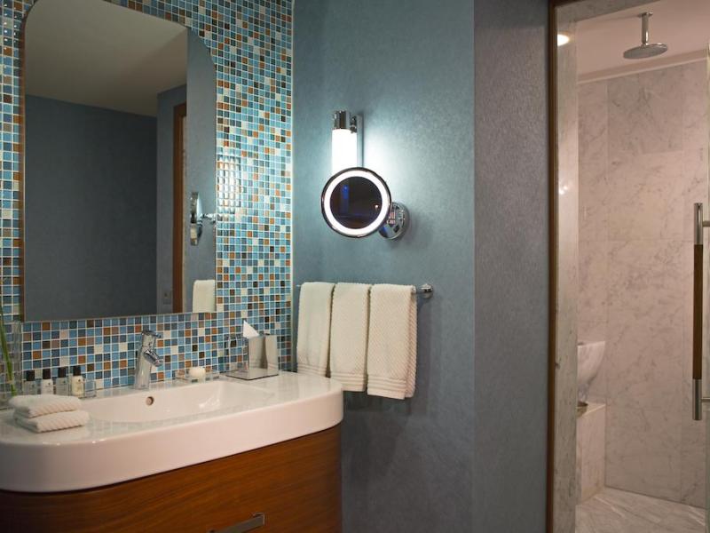 Renaissance Izmir Hotel